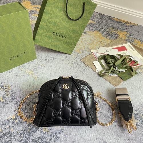 GUCCI GG 임보스킨 돔형 미니 백
