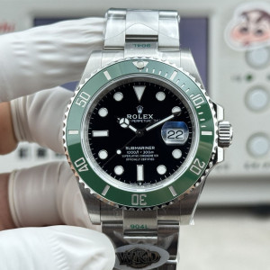 로렉스 서브마리너(Submariner) 126610 — 41mm 그린