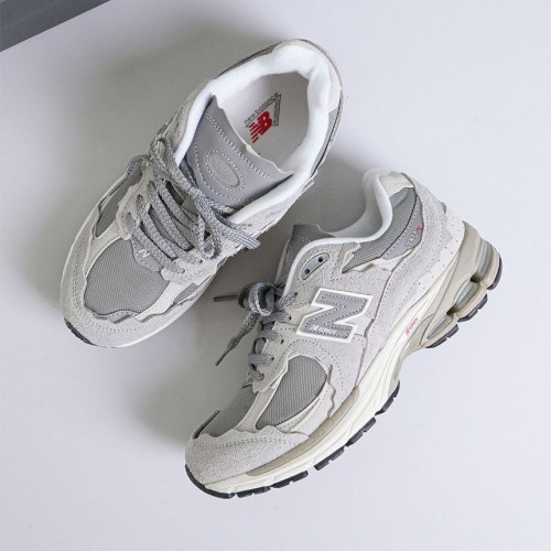 뉴발란스 2002R 프로텍션 팩 그레이 2