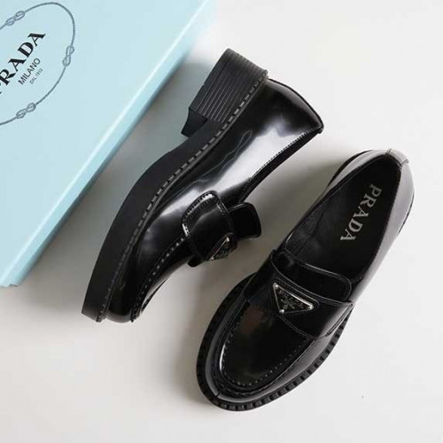 프라다 초콜릿 브러시드 레더 로퍼