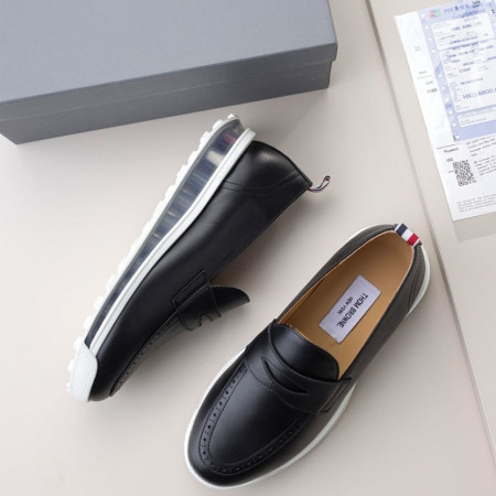 톰브라운 [Thom Browne] 수입프리미엄급 비텔로 카프 레더 페니 로퍼 블랙 #12687