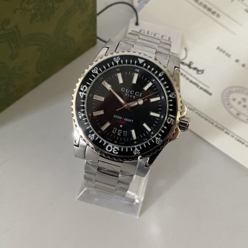 구찌 다이브 워치 블랙 40mm